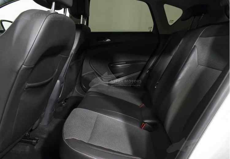 Opel Astra J Рестайлинг