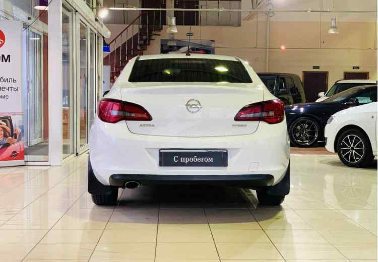 Opel Astra J Рестайлинг