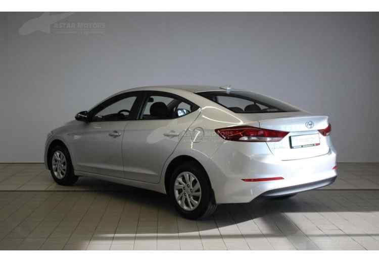 Hyundai Elantra VI (AD)