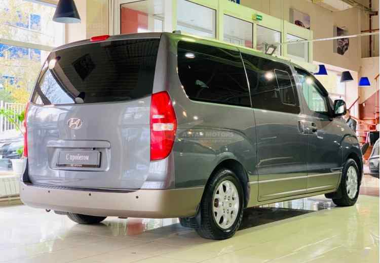 Hyundai H-1 II