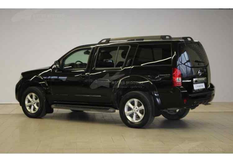 Nissan Pathfinder IV