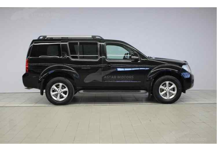 Nissan Pathfinder IV