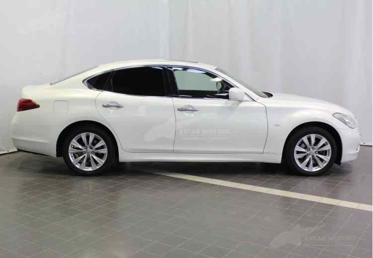 Infiniti M IV