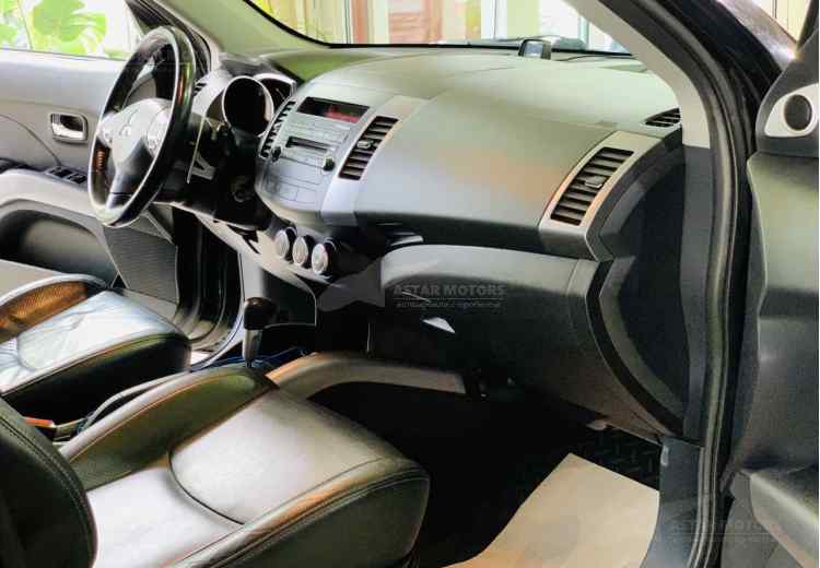 Mitsubishi Outlander II