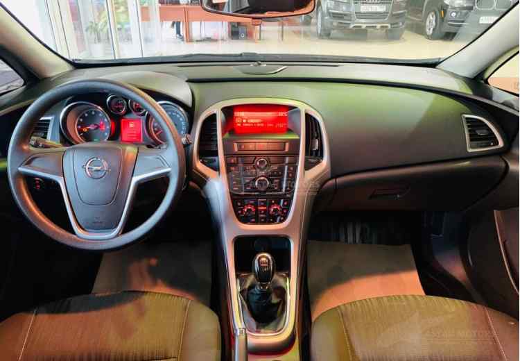 Opel Astra J Рестайлинг