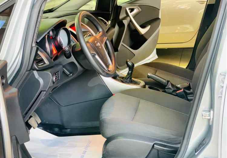 Opel Astra J Рестайлинг