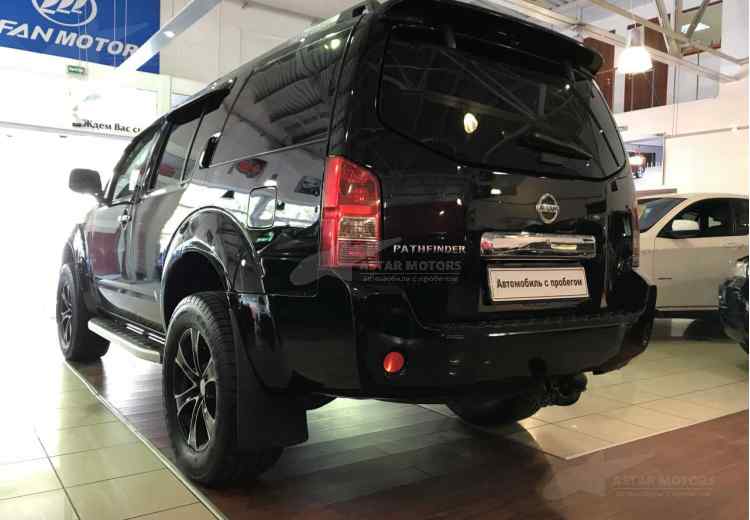 Nissan Pathfinder III