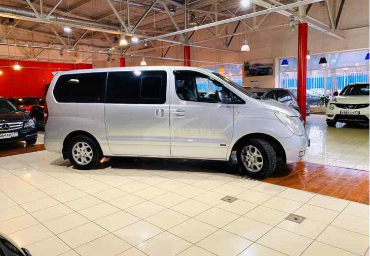 Hyundai Grand Starex