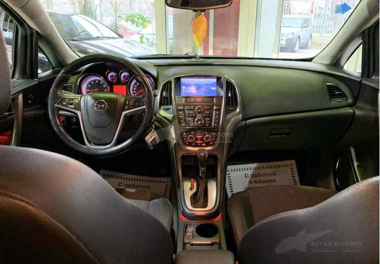 Opel Astra J Рестайлинг