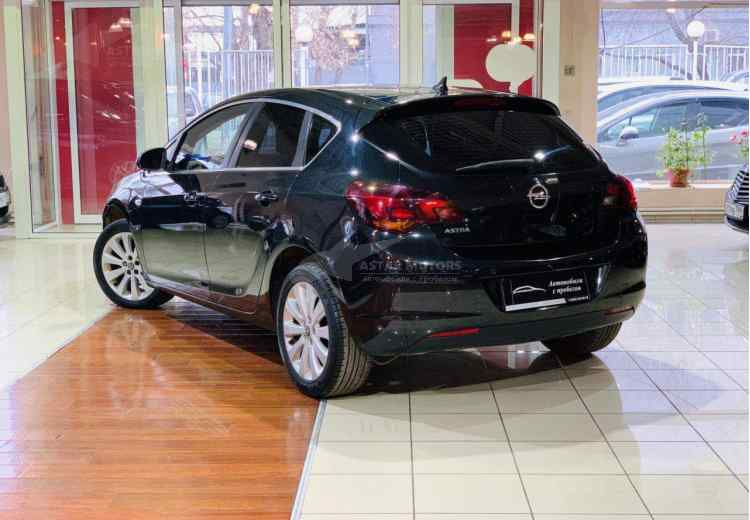 Opel Astra J Рестайлинг
