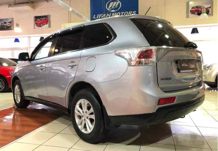 Mitsubishi Outlander III