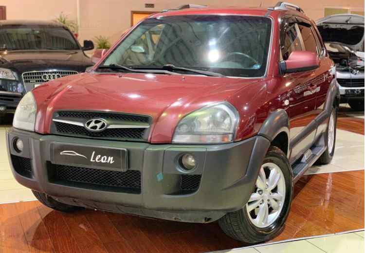Хендай туксон 2008 ремонт. Hyundai tucson 2. Хендай туссан 2008. Хендай туксон 2008 ремонт. Туксон в двух цветах.