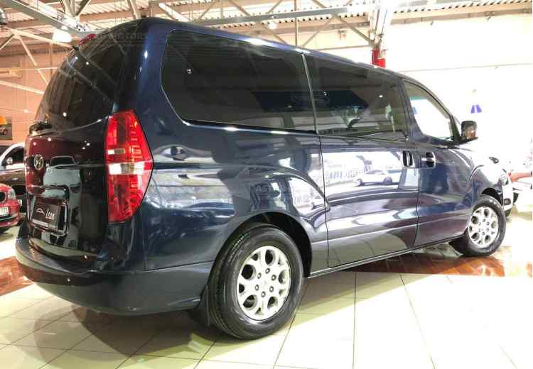 Hyundai H-1 II