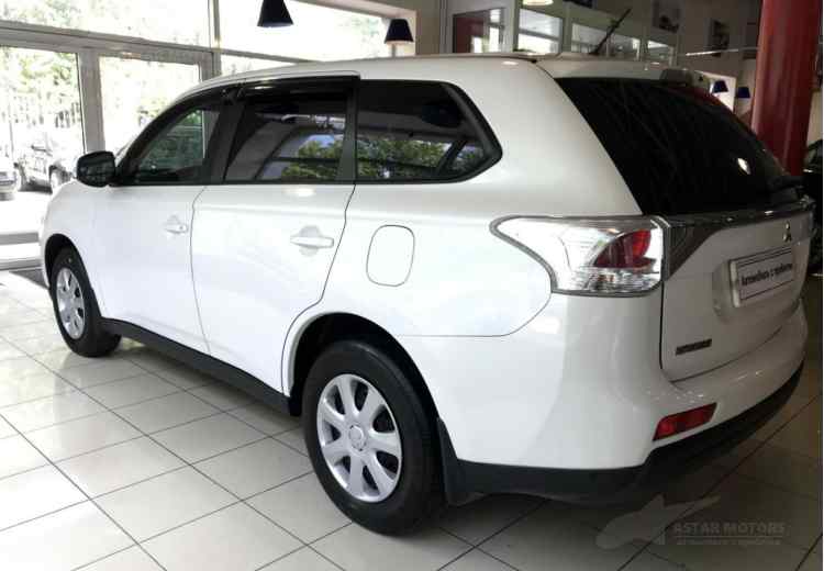 Mitsubishi Outlander III