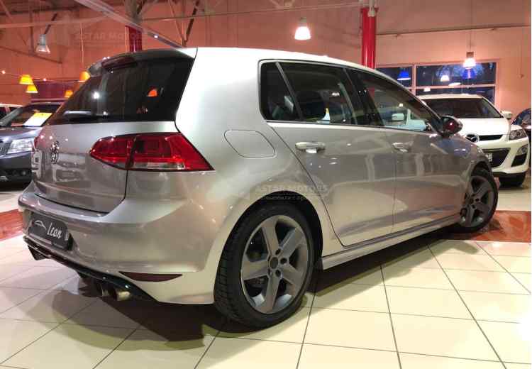 Volkswagen Golf VII