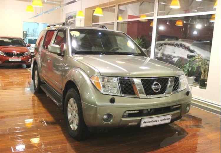 Nissan Pathfinder III