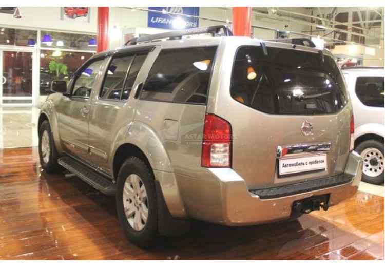 Nissan Pathfinder III