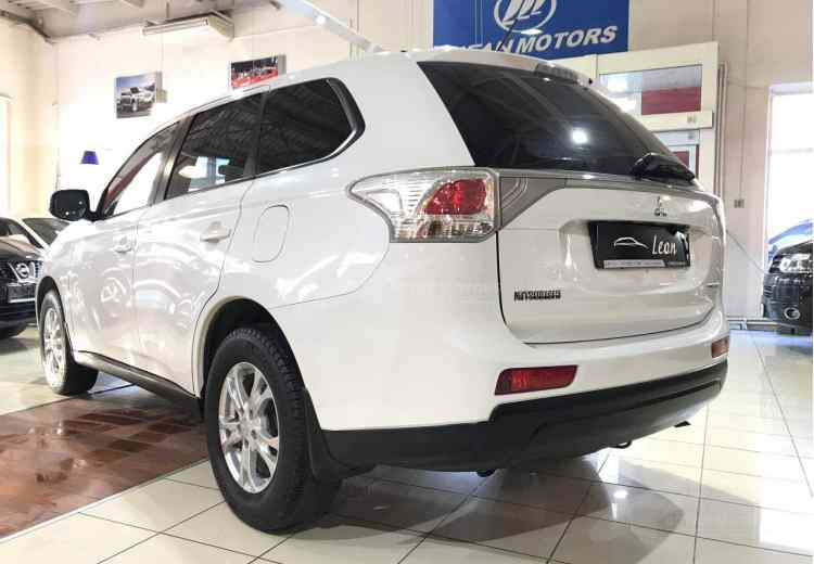 Mitsubishi Outlander III