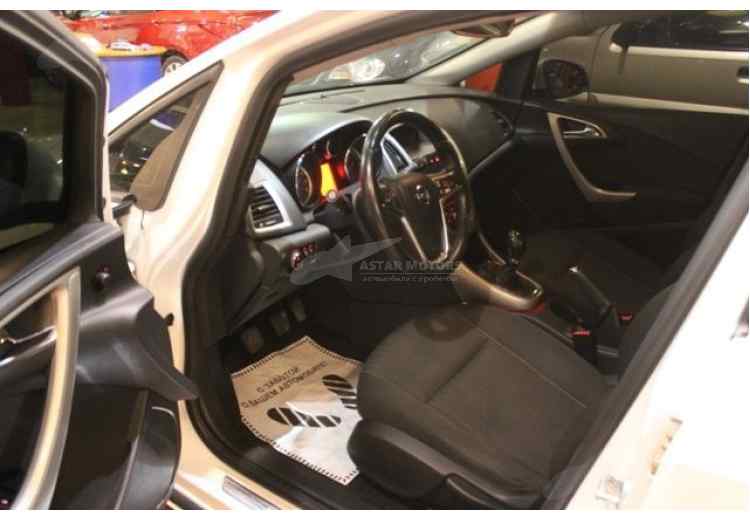 Opel Astra J Рестайлинг