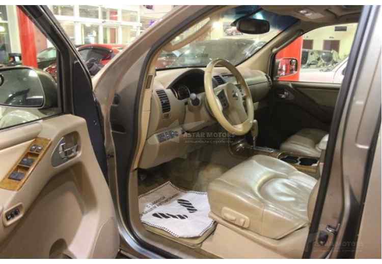 Nissan Pathfinder III