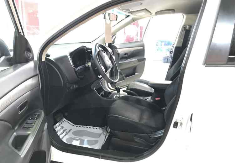 Mitsubishi Outlander III