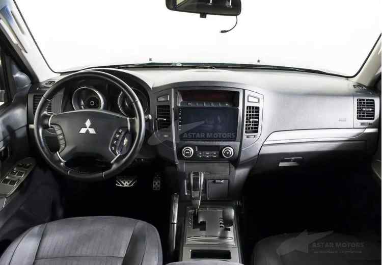 Mitsubishi Pajero IV Рестайлинг 1