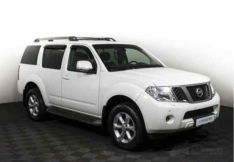 Nissan Pathfinder IV