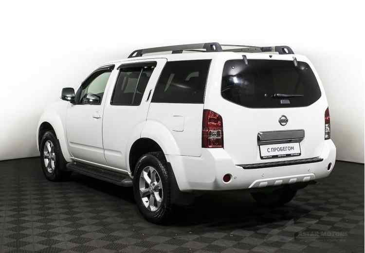 Nissan Pathfinder IV