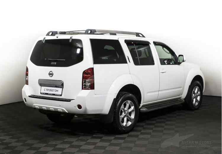 Nissan Pathfinder IV