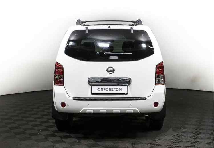 Nissan Pathfinder IV