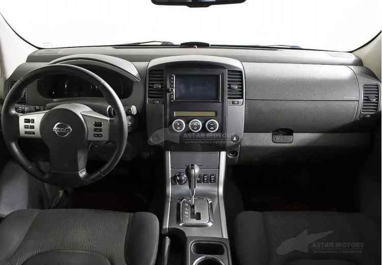 Nissan Pathfinder IV