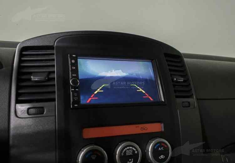 Nissan Pathfinder IV