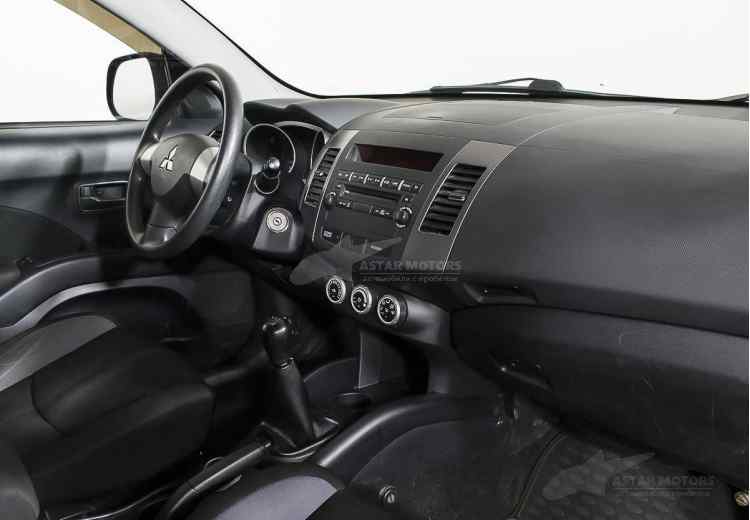 Mitsubishi Outlander II