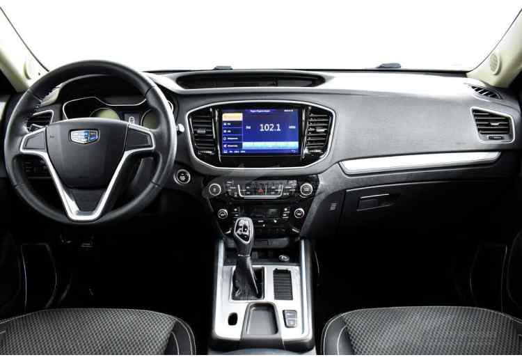 Emgrand x7 характеристики. Geely emgrand x7. Geely emgrand x7 белый. Geely emgrand x7 комплектации стандарт 2014. Geely emgrand x7.