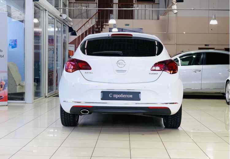 Opel Astra J Рестайлинг