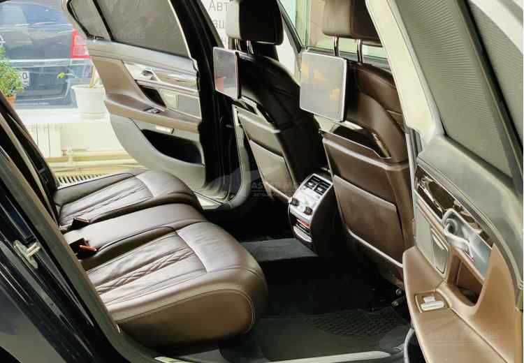 BMW 7 серии VI (G11/G12)