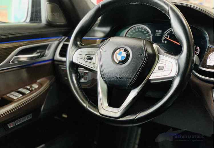 BMW 7 серии VI (G11/G12)