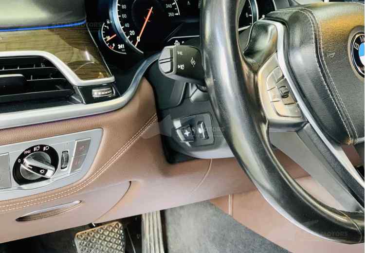 BMW 7 серии VI (G11/G12)