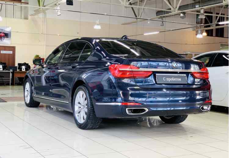 BMW 7 серии VI (G11/G12)