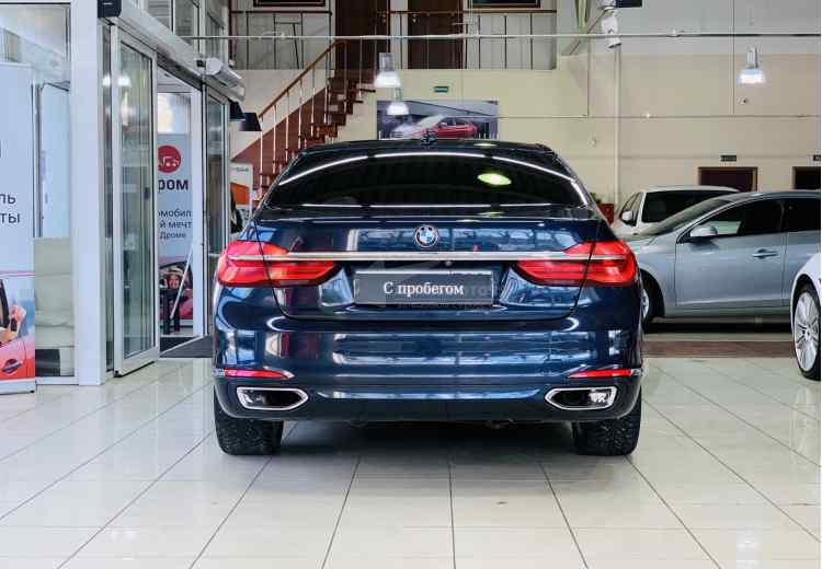 BMW 7 серии VI (G11/G12)