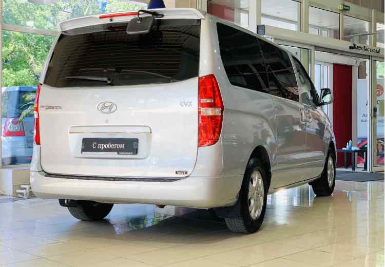 Hyundai Grand Starex