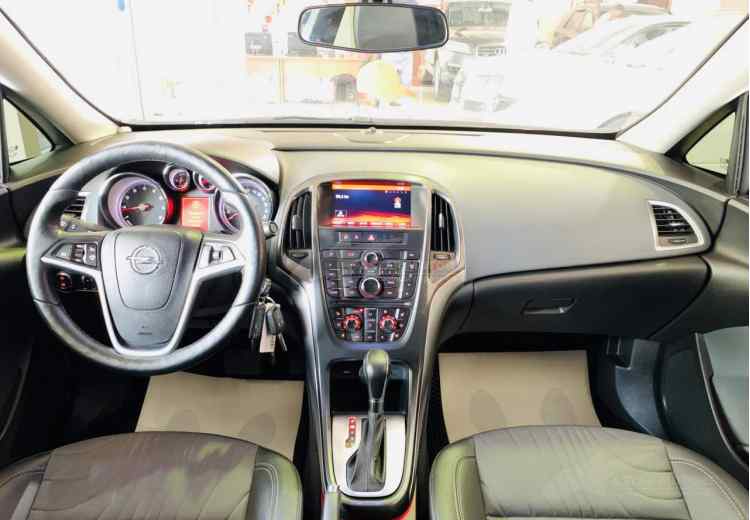 Opel Astra J Рестайлинг