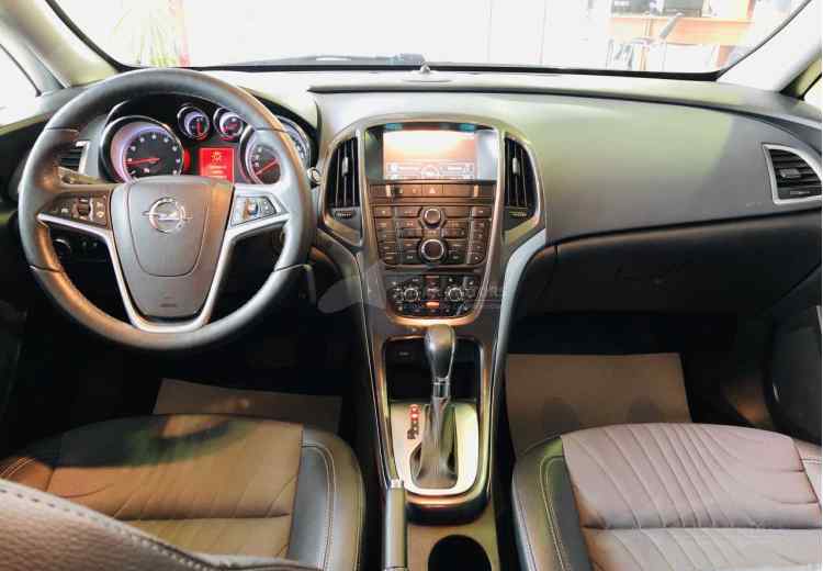 Opel Astra J Рестайлинг