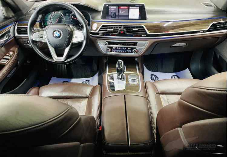 BMW 7 серии VI (G11/G12)