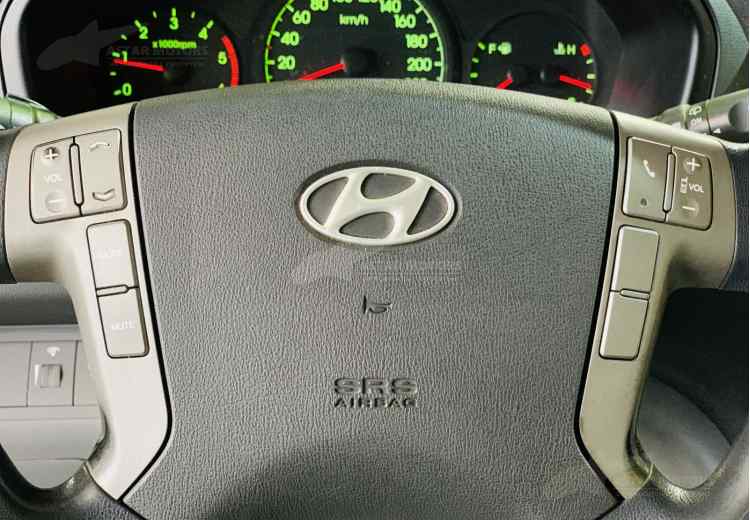 Hyundai Grand Starex