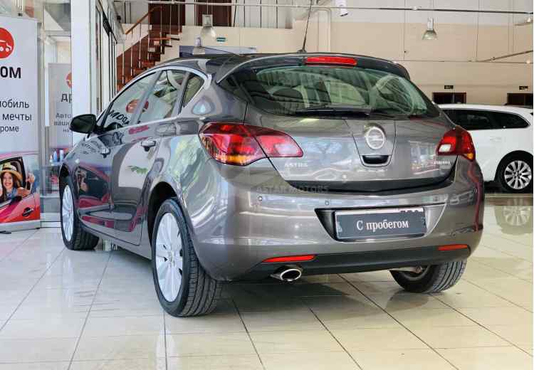 Opel Astra J Рестайлинг