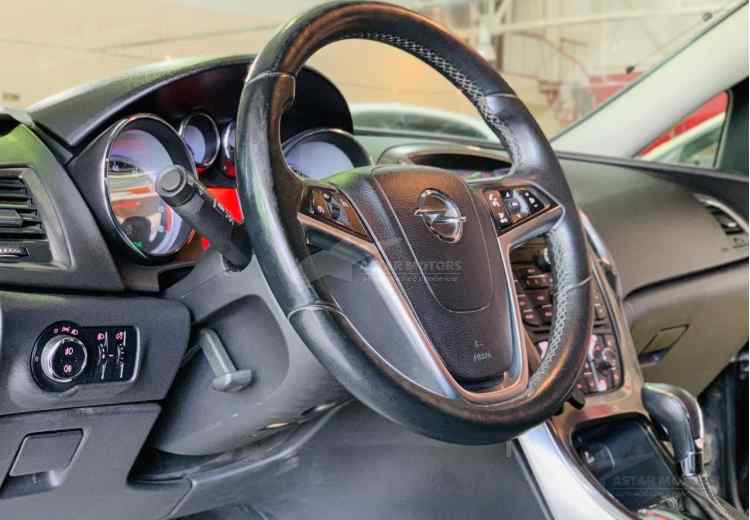 Opel Astra J Рестайлинг