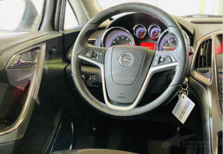 Opel Astra J Рестайлинг