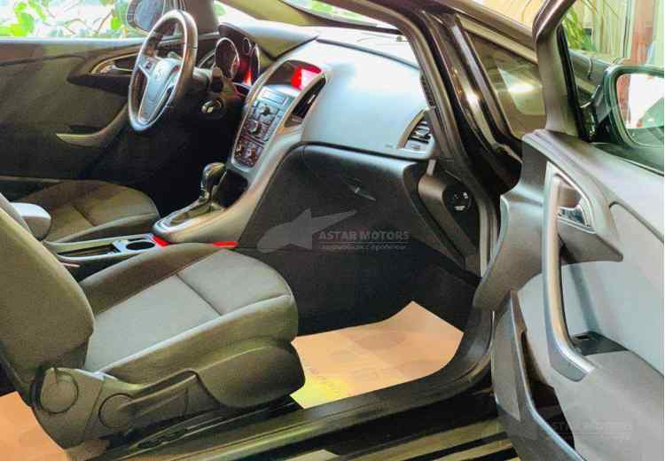 Opel Astra J Рестайлинг
