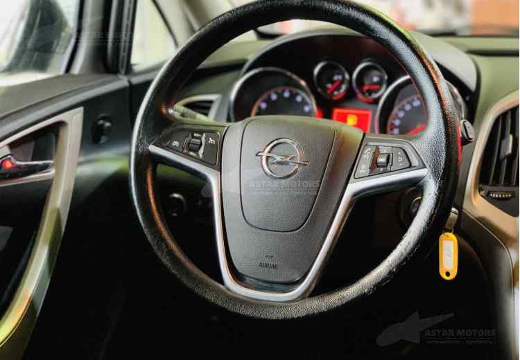 Opel Astra J